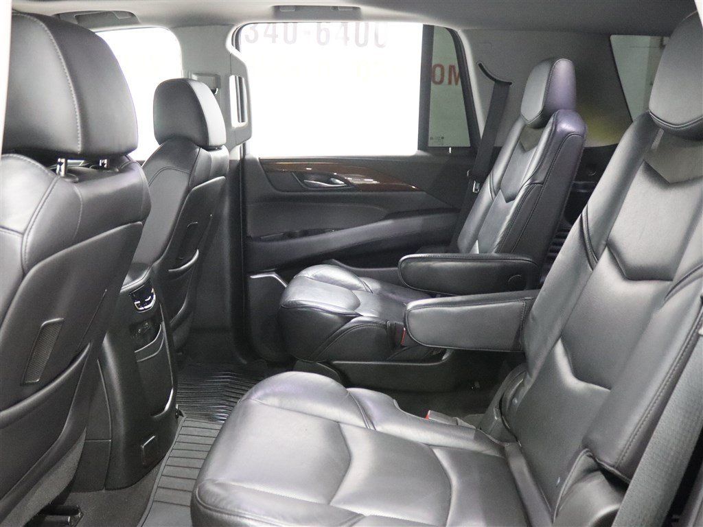 Used 2019 Cadillac Escalade Premium Luxury AWD/4WD image 14