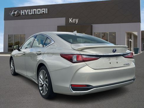Used 2019 Lexus ES 300h FWD image 5