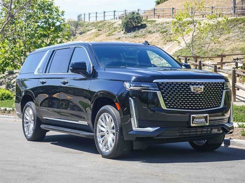 Used 2024 Cadillac Escalade ESV Premium Luxury image 8