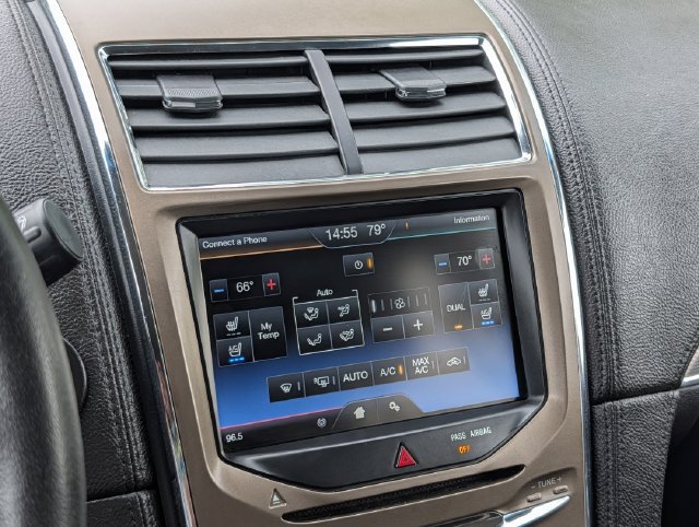 Used 2015 Lincoln MKX FWD image 19