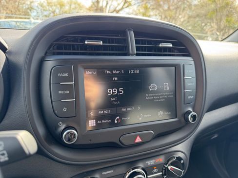 Used 2025 Kia Soul LX w/ LX Technology Package image 17