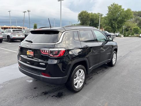 Used 2022 Jeep Compass Latitude AWD/4WD image 5