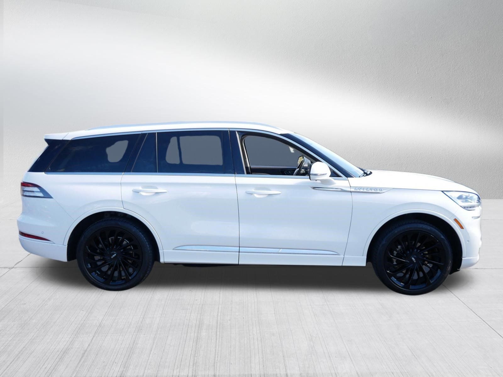 Used 2022 Lincoln Aviator Reserve w/ Equipment Group 201A AWD/4WD image 8