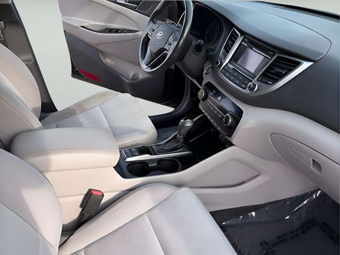 Used 2016 Hyundai Tucson Sport image 10