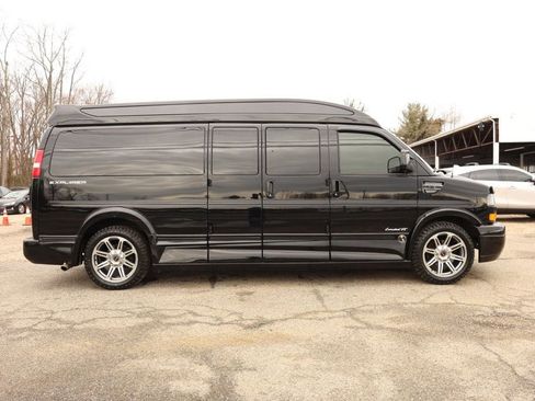 Used 2018 GMC Savana 2500 Extended w/ Enhanced Convenience Package RWD image 6