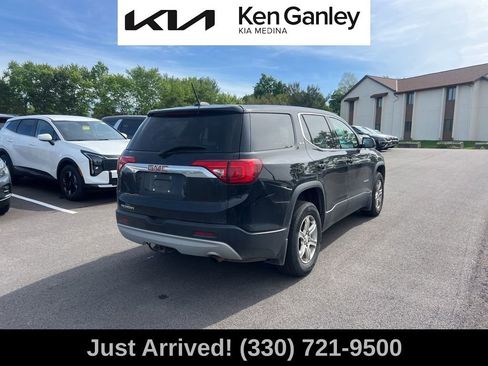 Used 2017 GMC Acadia SLE w/ LPO, Cargo Package FWD image 5