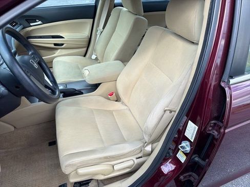 Used 2011 Honda Accord LX image 16