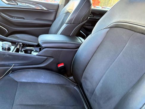 Used 2023 Jeep Grand Cherokee L Laredo image 12