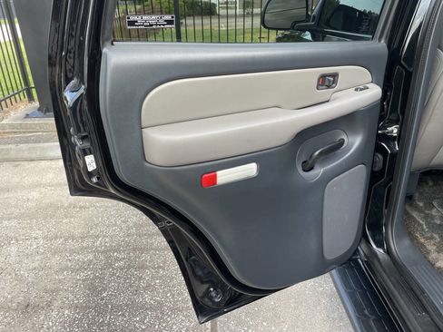 Used 2002 Chevrolet Tahoe LT image 14