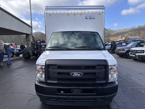 Used 2026 Ford E-450 and Econoline 450 Super Duty w/ Interior Upgrade Package image 3