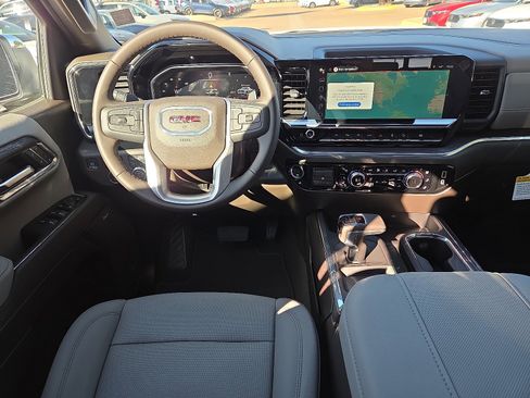 New 2026 GMC Sierra 1500 SLT image 9