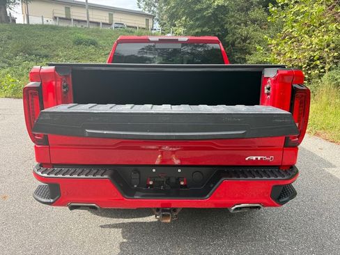 Used 2022 GMC Sierra 1500 AT4 w/ AT4 Premium Package image 9