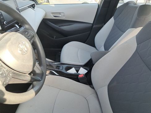 Used 2020 Toyota Corolla LE image 6