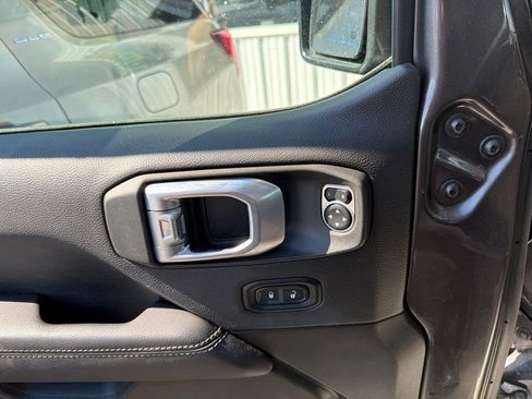 Used 2021 Jeep Wrangler Unlimited Sahara w/ Dual Top Group AWD/4WD image 13