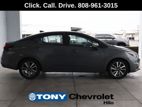 Used 2020 Nissan Versa SV image 6