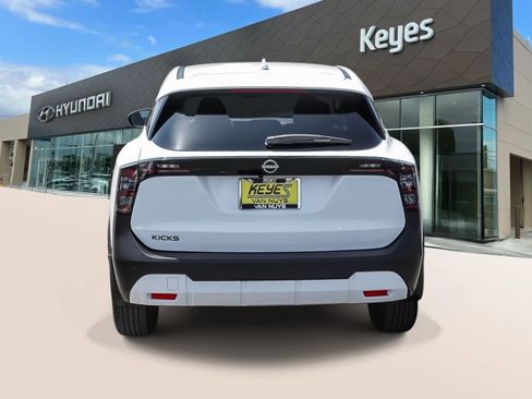 Used 2025 Nissan Kicks SV FWD image 6