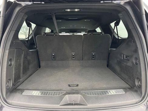 Used 2022 Chevrolet Suburban Premier image 10