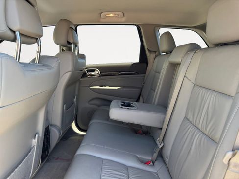 Used 2011 Jeep Grand Cherokee Laredo RWD image 13