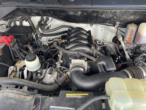 Used 2015 Nissan NV 3500 SV w/ Technology Package image 20