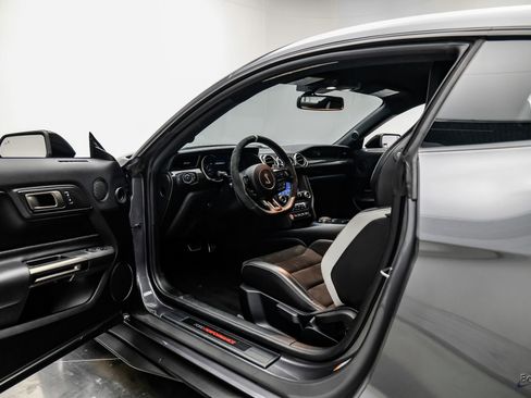 Used 2021 Ford Mustang Shelby GT500 w/ Carbon Fiber Track Pack image 39