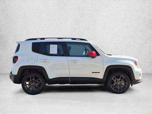 Used 2022 Jeep Renegade Latitude w/ Convenience Group AWD/4WD image 4