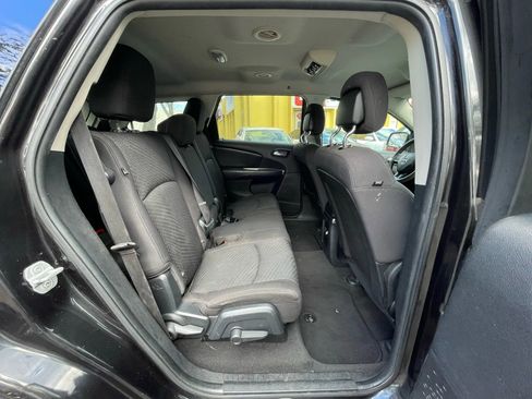 Used 2012 Dodge Journey SXT w/ Flexible Seating Group image 24