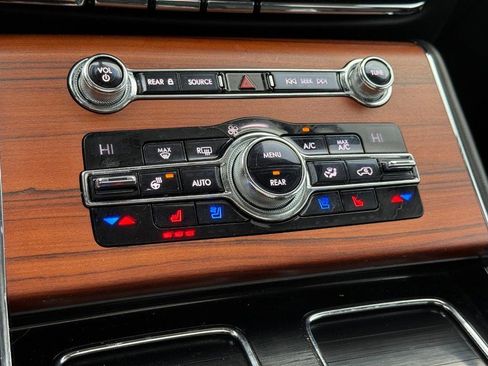 Used 2020 Lincoln Aviator Reserve w/ Equipment Group 202A image 24