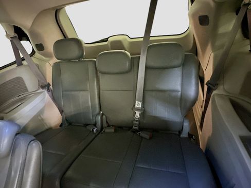 Used 2009 Dodge Grand Caravan SXT FWD image 29