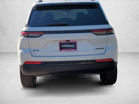 New 2025 Jeep Grand Cherokee Limited image 8