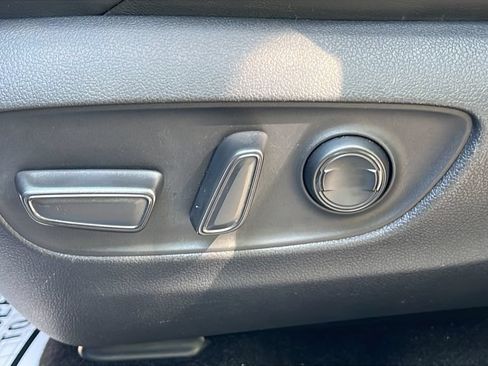 Used 2022 Toyota RAV4 XSE AWD/4WD image 17