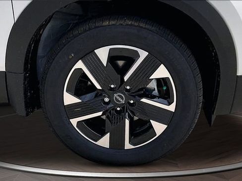 New 2026 Nissan Kicks SV w/ Interior Electronics Package AWD/4WD image 12
