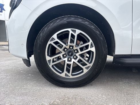 Used 2025 Ford Expedition Active image 37