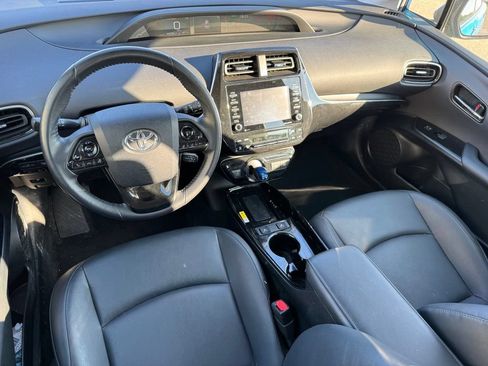 Certified 2021 Toyota Prius XLE AWD/4WD image 6