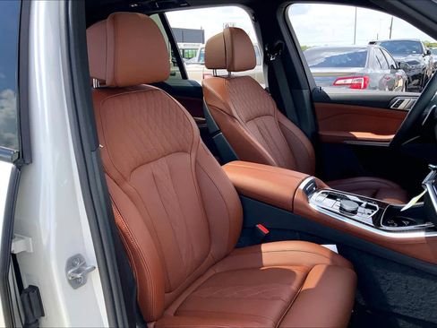 Used 2026 BMW X5 sDrive40i w/ M Sport Package image 16