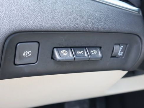 Certified 2022 Buick Enclave Avenir w/ Avenir Technology Package image 21