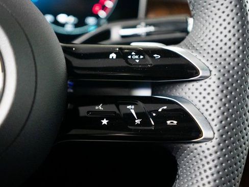New 2025 Mercedes-Benz GLC 350e 4MATIC image 30