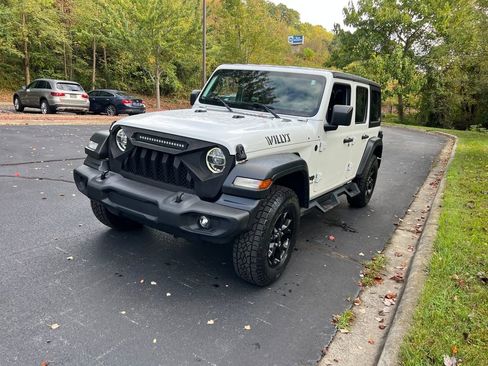 Used 2020 Jeep Wrangler Unlimited Sport image 8