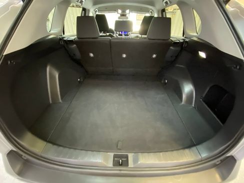 Used 2025 Toyota RAV4 LE AWD/4WD image 29