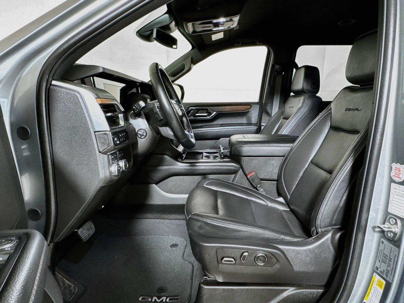 Certified 2025 GMC Yukon XL Denali AWD/4WD image 20