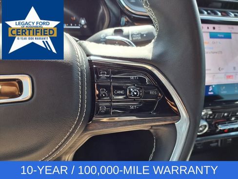 Used 2022 Jeep Grand Cherokee Overland w/ Luxury Tech Group IV AWD/4WD image 18