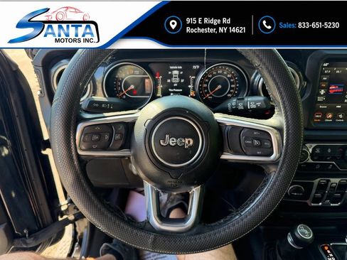 Used 2022 Jeep Wrangler Unlimited Sahara AWD/4WD image 7