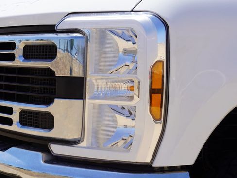Used 2025 Ford F250 XLT w/ FX4 Off-Road Package AWD/4WD image 4