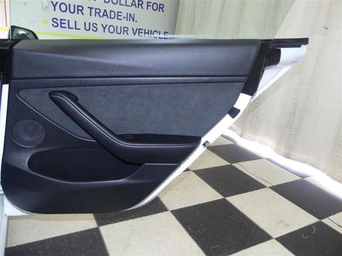 Used 2023 Tesla Model 3 Standard Range image 25