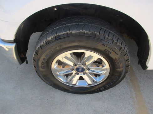 Used 2016 Ford F150 XLT AWD/4WD image 3