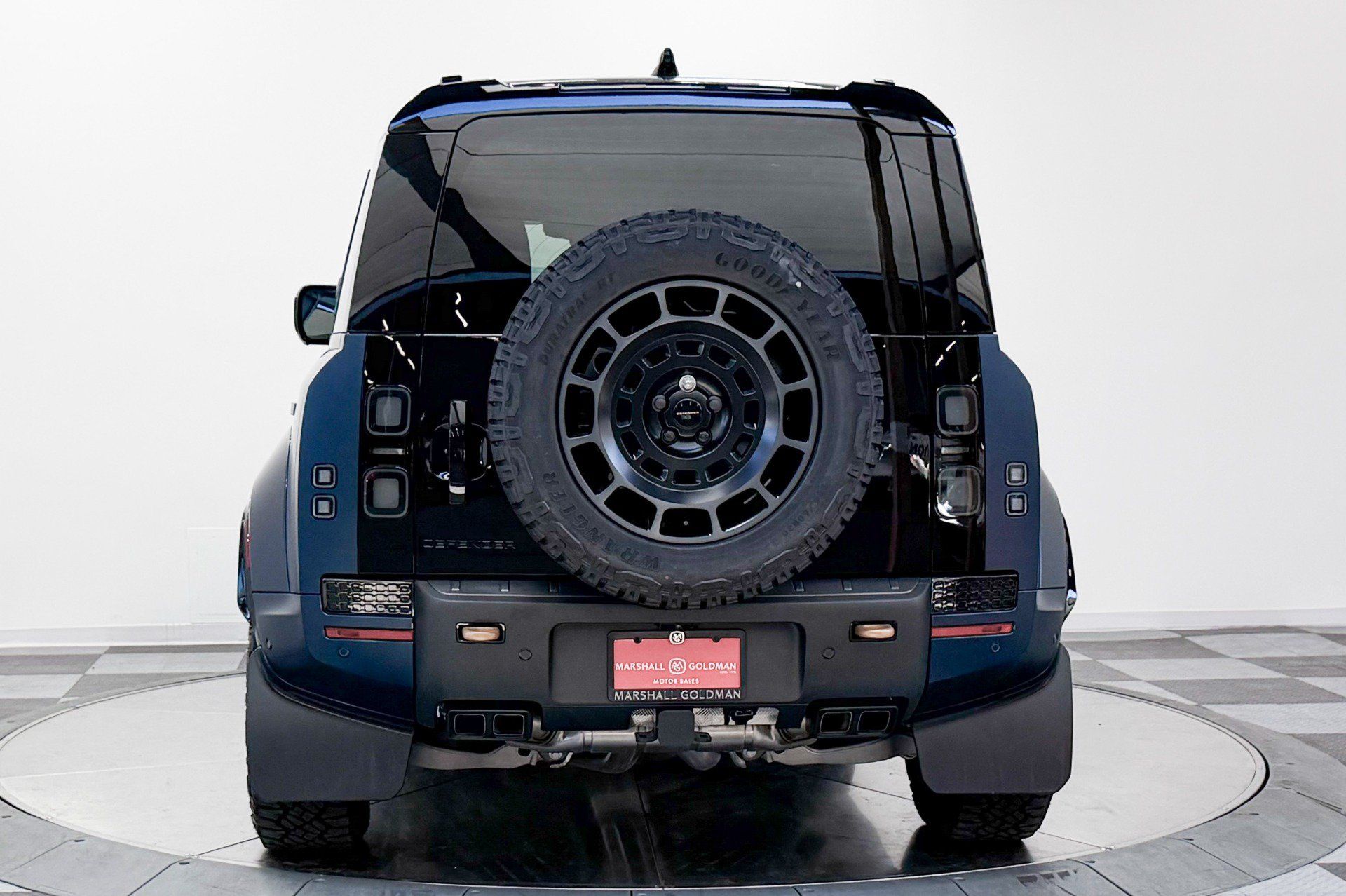 Used 2026 Land Rover Defender 110 AWD/4WD image 8