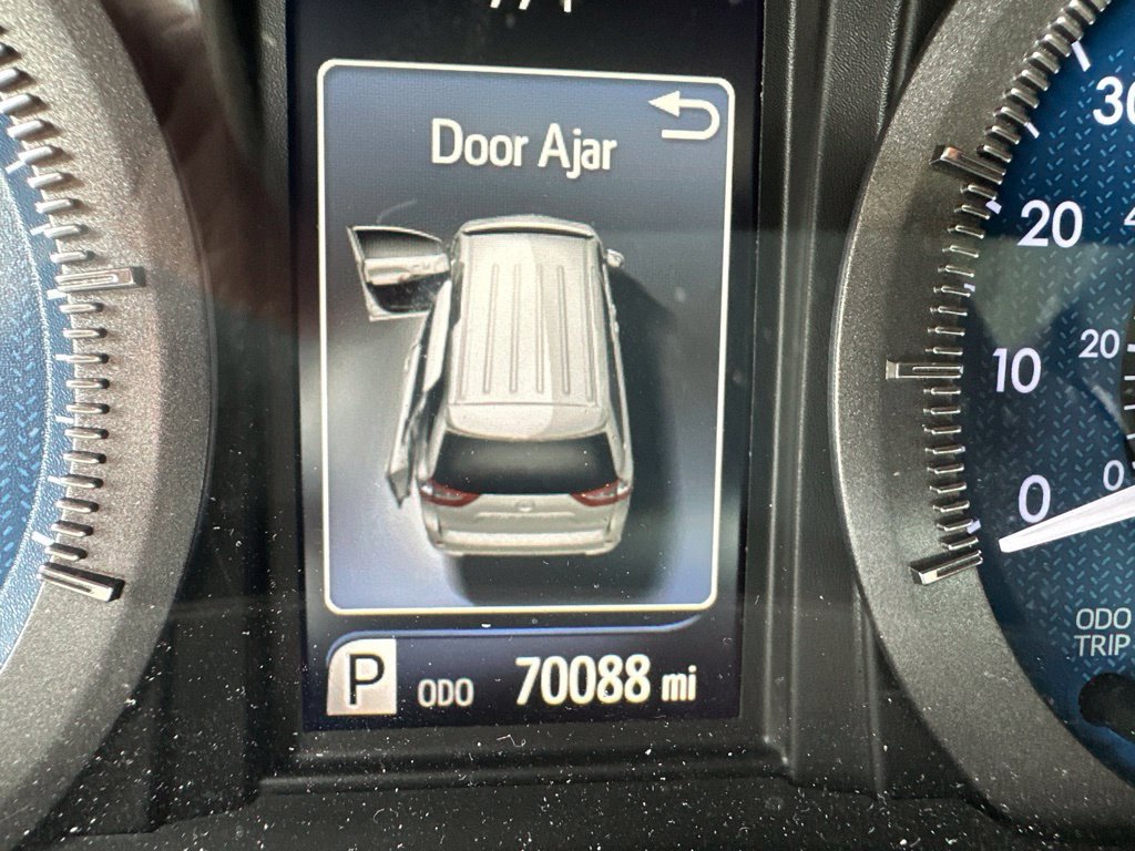 Used 2017 Toyota Sienna XLE w/ XLE Navigation Package FWD image 15
