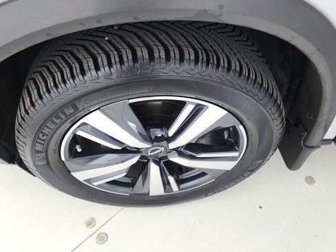 Used 2022 Nissan Rogue SL AWD/4WD image 38