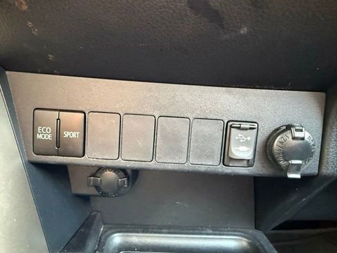 Used 2014 Toyota RAV4 LE AWD/4WD image 15