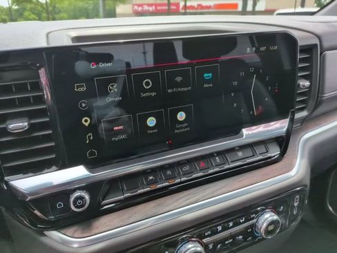 Certified 2025 GMC Sierra 1500 SLT AWD/4WD image 23