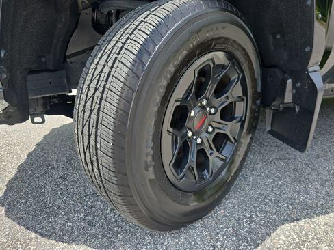 Used 2024 Toyota Tacoma SR5 AWD/4WD image 29